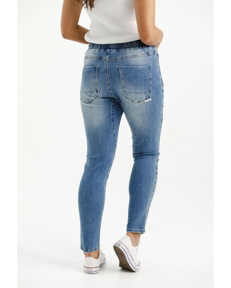 home-lee-daily-jean-blue-back