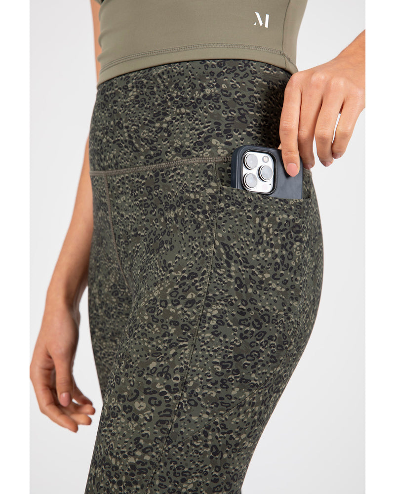 marlow-pace-7_8-legging-olive-textured-print-side