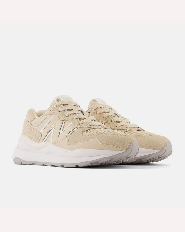 new-balance-5740-sneaker-sandstone-with-white-side-view