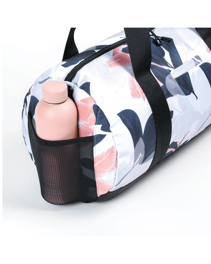vooray-iconic-duffel-bag-guava-drink-bottle-holder