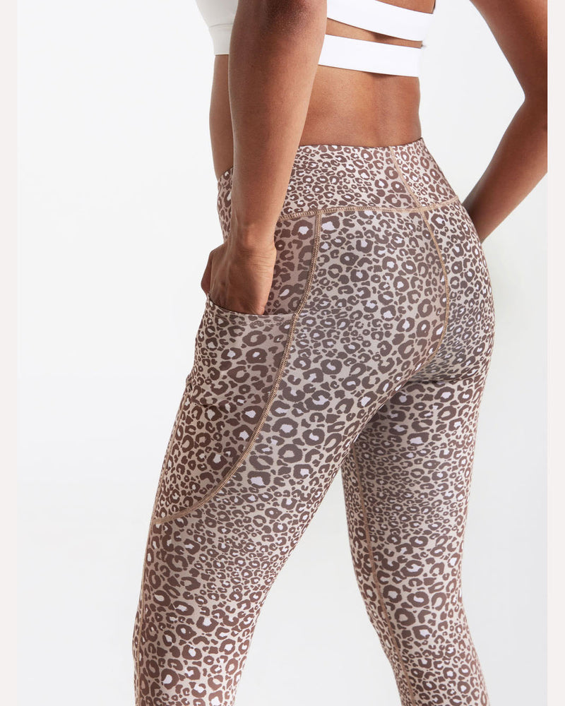 dharma-bums-smooth-sculpt-motion-7_8-legging-simba-back-view