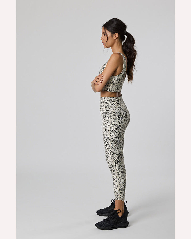 marlow-charged-7_8-legging-textured-print-side-view
