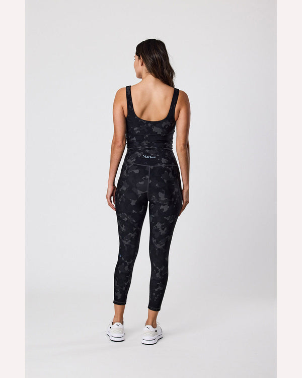 marlow-pace-7_8-legging-camo-back-view