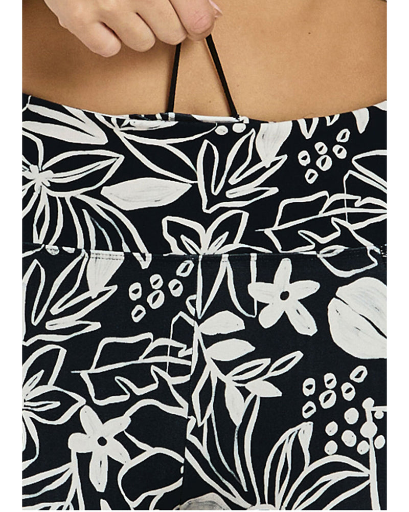 Abi-and-Joseph-Camilla-Dual-Pocket-Ankle-Biter-Legging-Camill