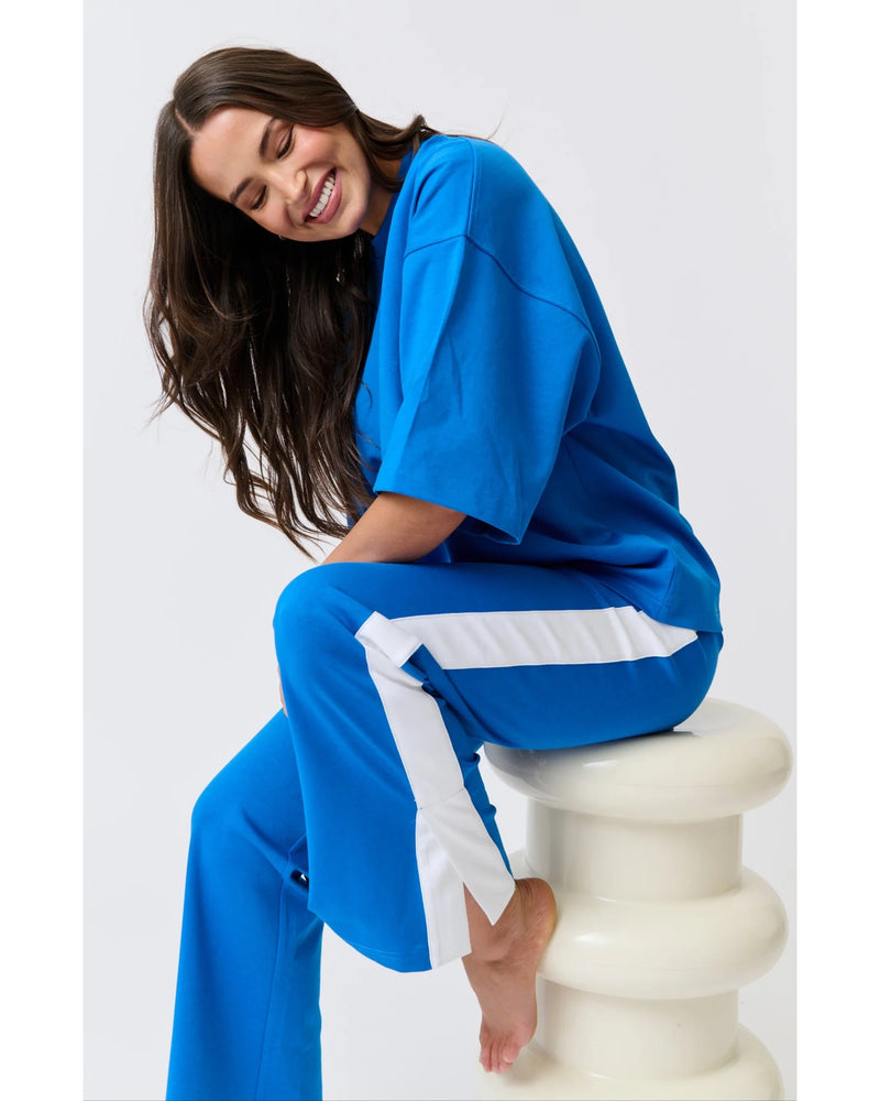 Cartel_Willow_sage-tee-cobalt