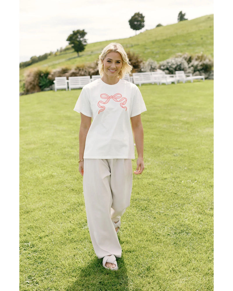 HomeLee-chris-tee-white-with-blossom-berry-bow