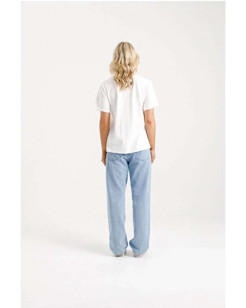 HomeLee-chris-tee-white-with-blossom-berry-bow