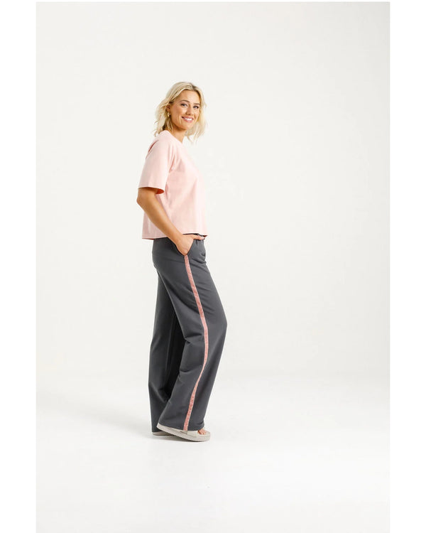HomeLee-palazzo-pants-graphite-with-blossom-velvet-ribbon