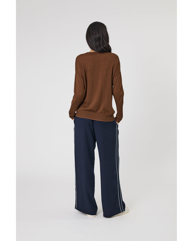 Marlow_Alto_Merino_V_Neck_Walnut
