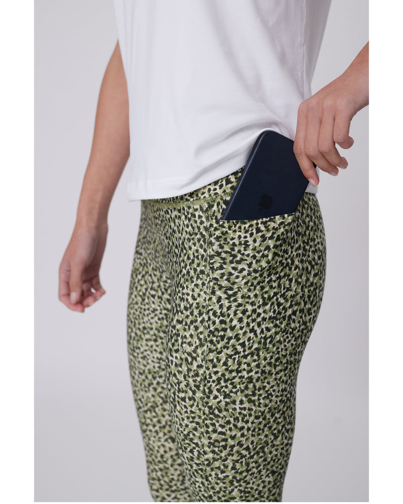 Marlow_Pace_7_8_Legging_Willow_Print