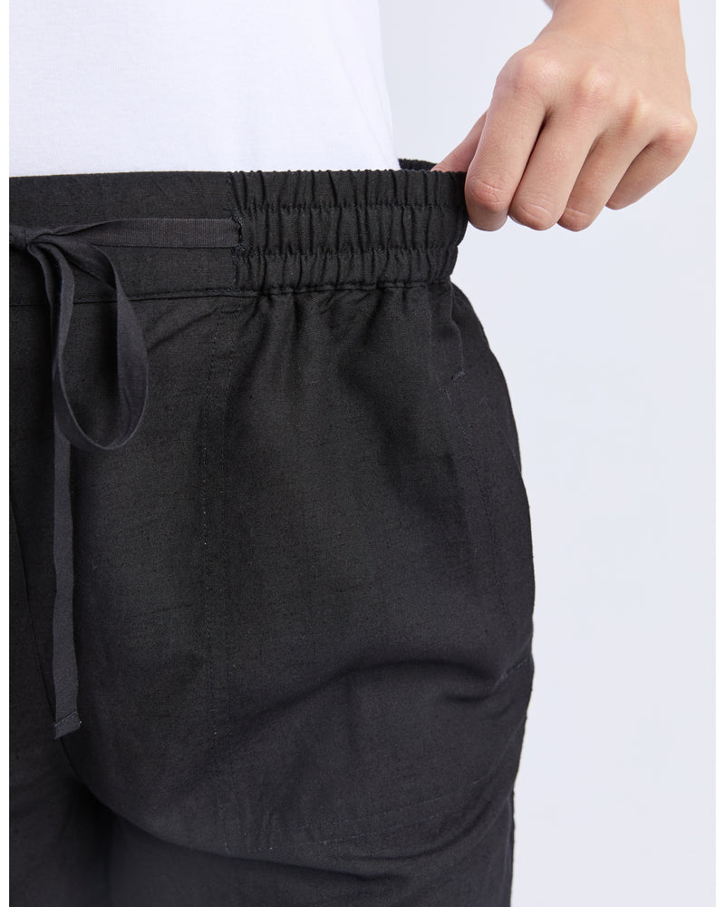 elm-margi-long-line-short-black-8169040.BLK