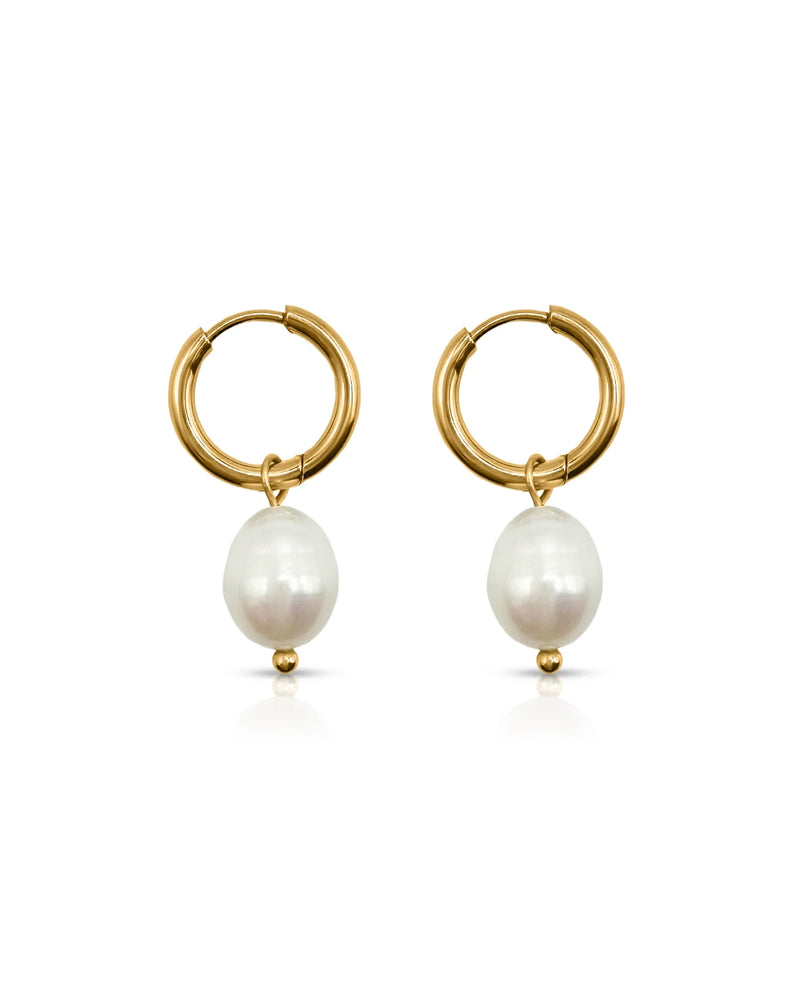 ever-jewellery-afdter-dark-pearl-huggie-earrings-gold-