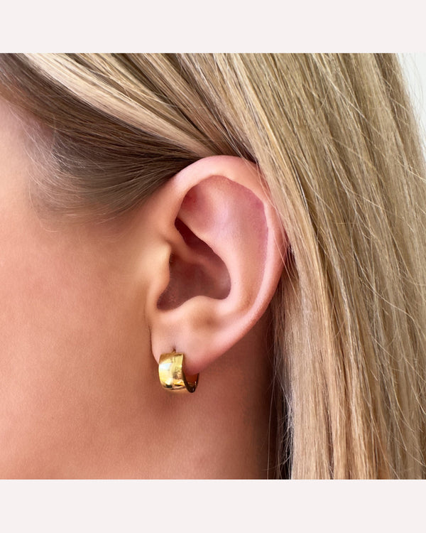ever-jewellery-inbound-huggie-earring-gold