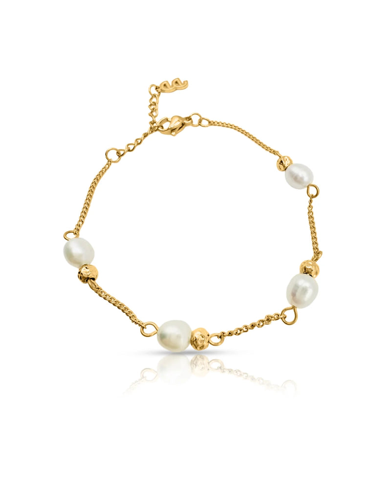 ever-jewellery-off-court-pearl-bracelet-gold-chain-with-freshwater-pearls-gold-