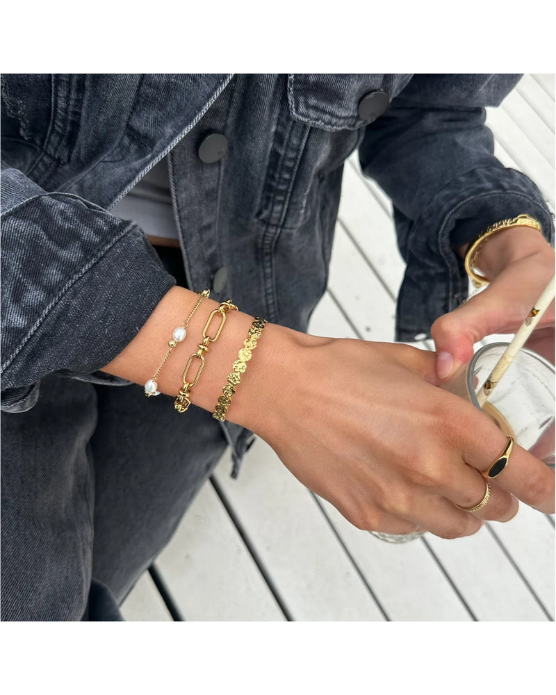 ever-jewellery-off-court-pearl-bracelet-gold-chain-with-freshwater-pearls-gold-