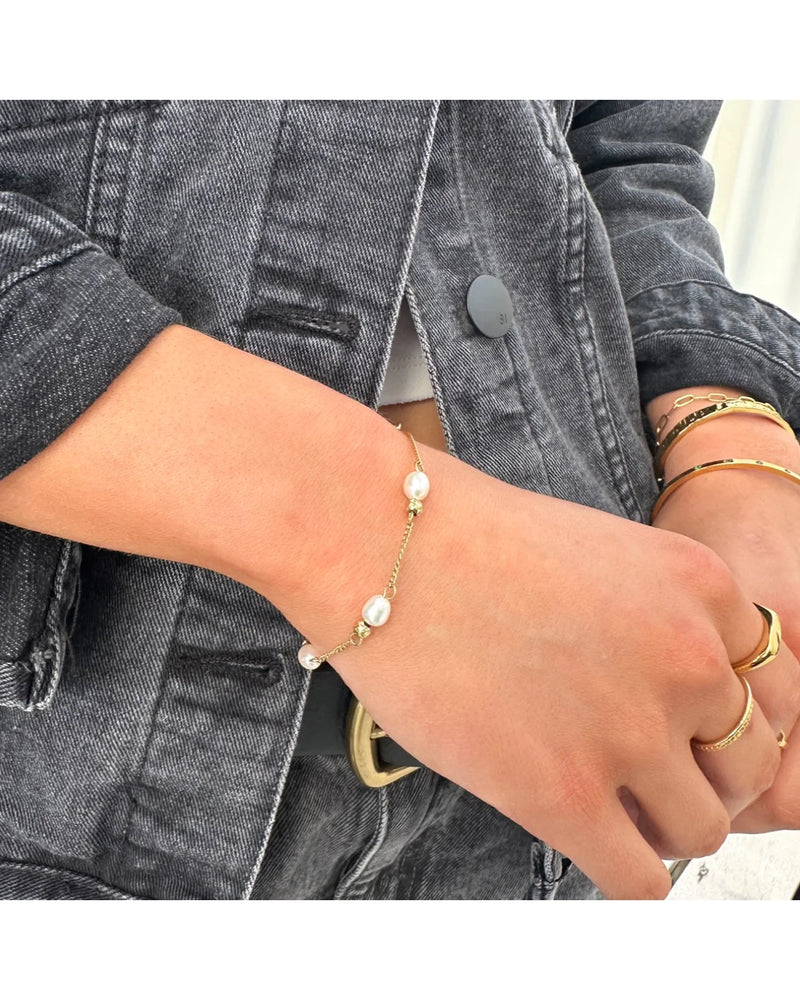 ever-jewellery-off-court-pearl-bracelet-gold-chain-with-freshwater-pearls-gold-