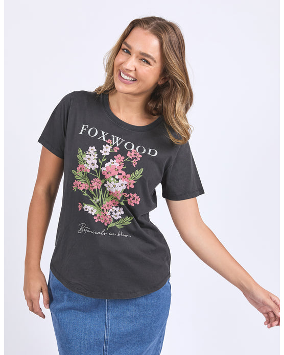 foxwood-flowers-tee-washed-black