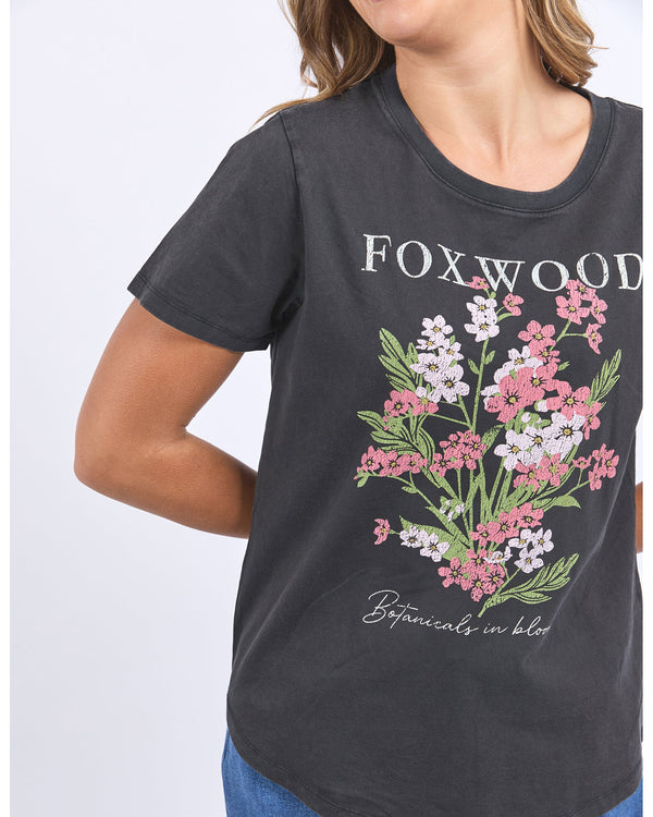 foxwood-flowers-tee-washed-black