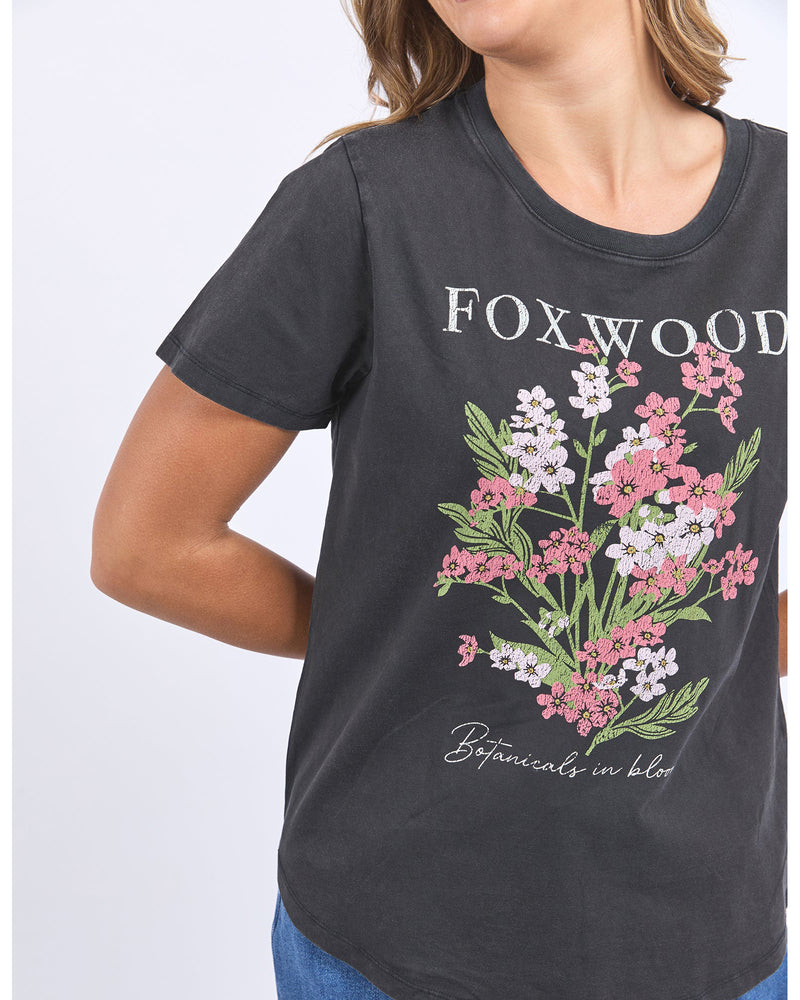 foxwood-flowers-tee-washed-black