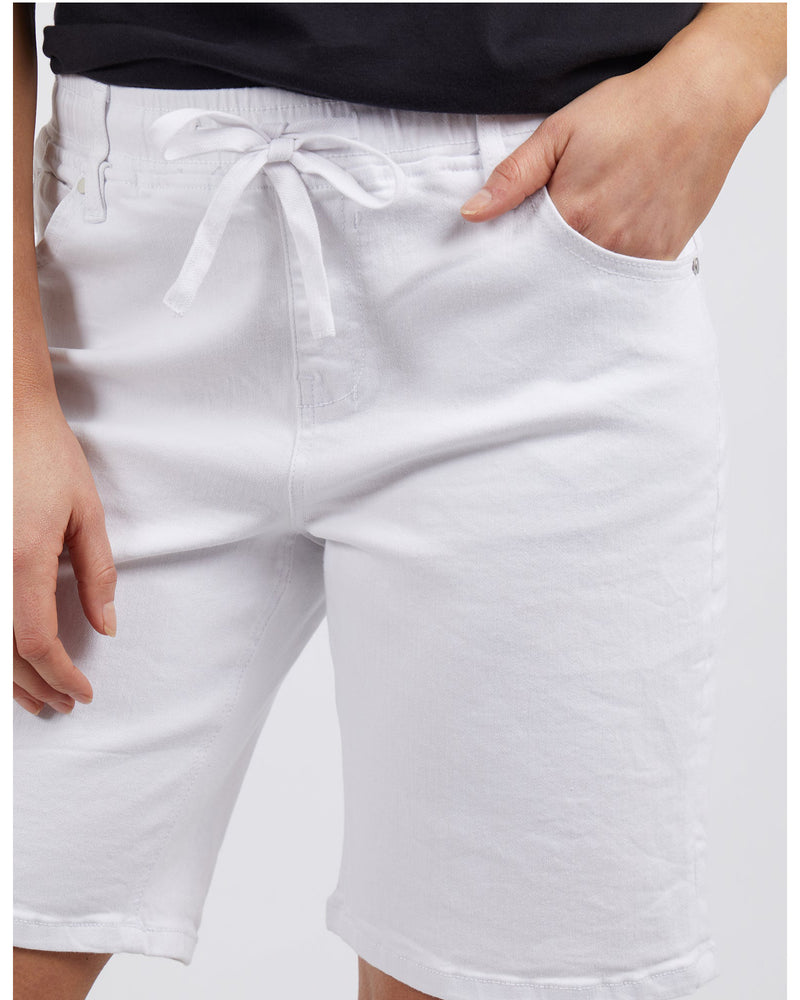foxwood-gabby-bermuda-short-white