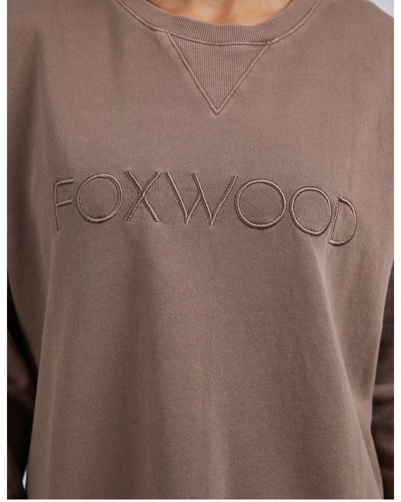 foxwood-simplified-crew-chocolate-brown-close-up