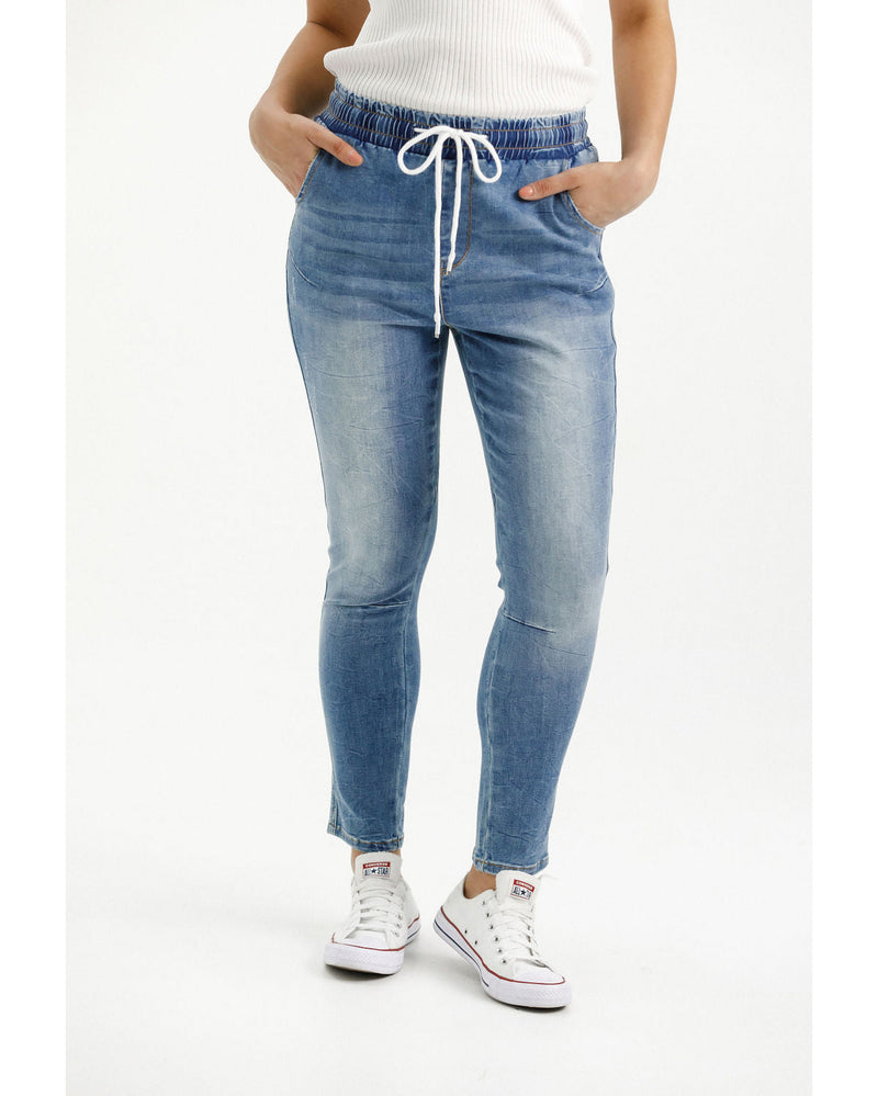 home-lee-daily-jean-blue-front