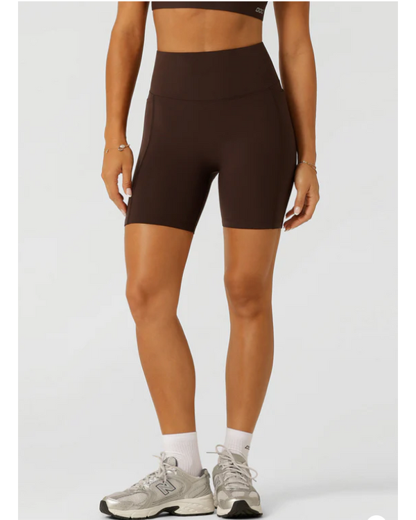 lorna-jane-amy-no-ride-phone-pocket-14cm-bike-short-volcano