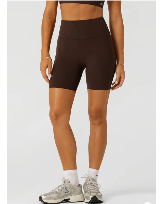 lorna-jane-amy-no-ride-phone-pocket-14cm-bike-short-volcano