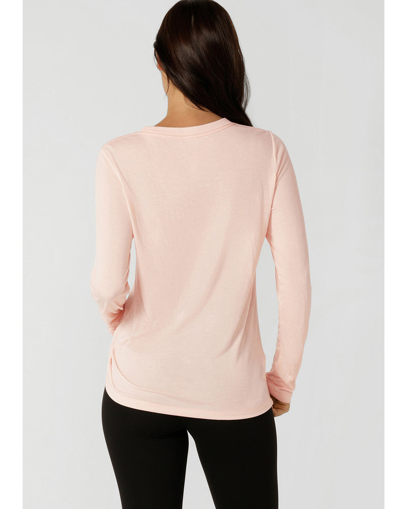 lorna-jane-lotus-long-sleeve-dream-pink