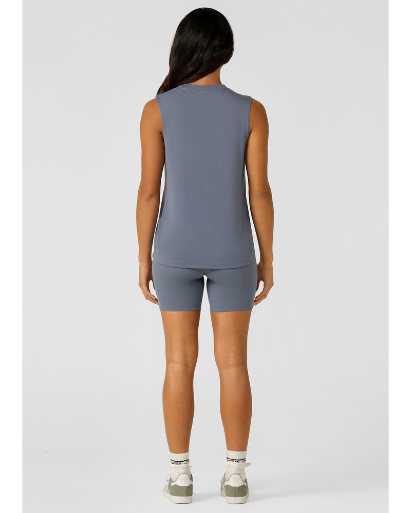 lorna-jane-lotus-muscle-tank-powder-grey