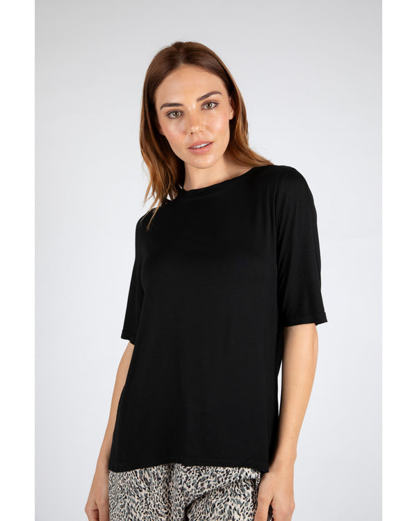 marlow-anytime-3_4-tee-black-front