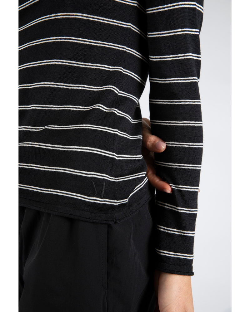 marlow-boater-knit-black-stripe-close-up
