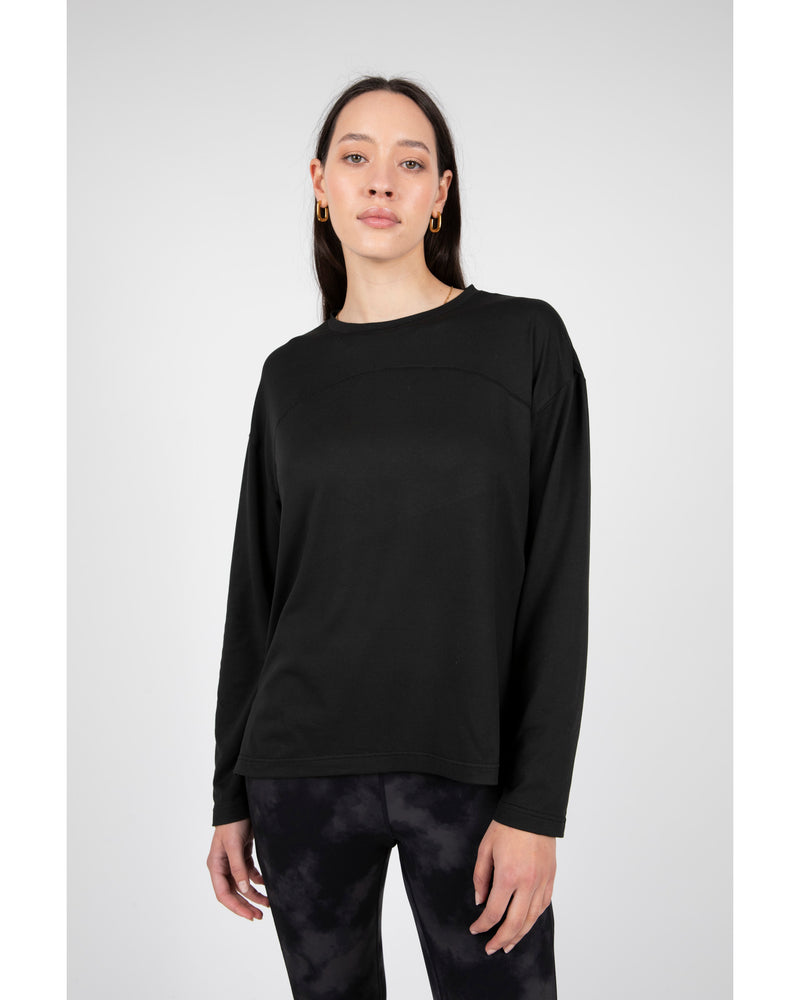 marlow-half-time-long-sleeve-top-black-front