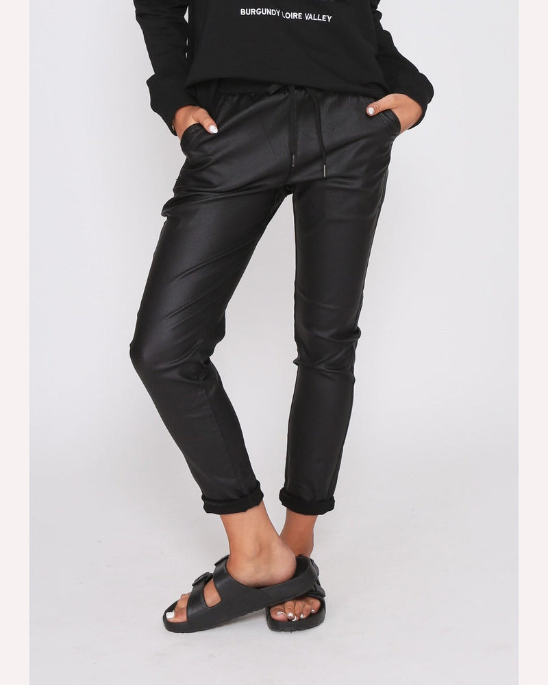 monaco-jeans-riley-jogger-black-wetlook-front-view
