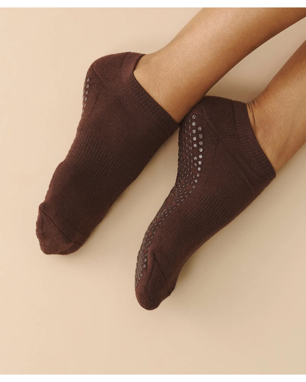 move-active-classic-low-rise-grip-socks-espresso