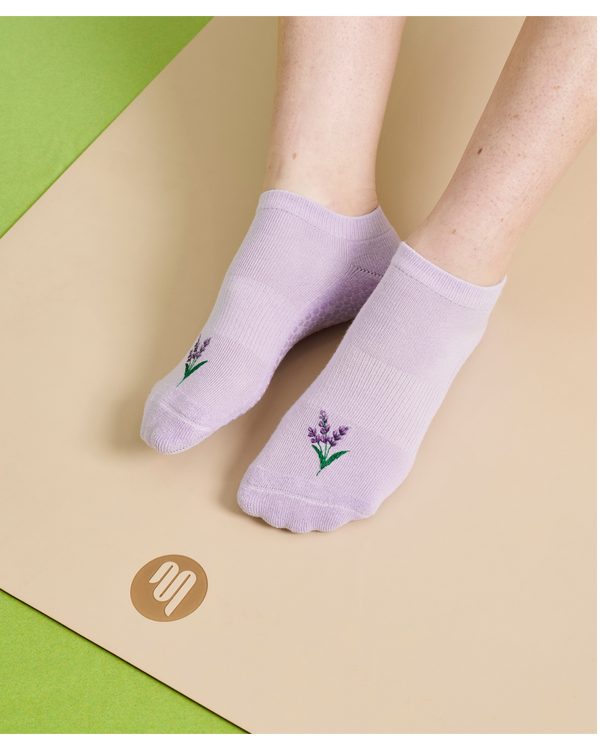 move-active-classic-low-rise-grip-socks-lavender-haze