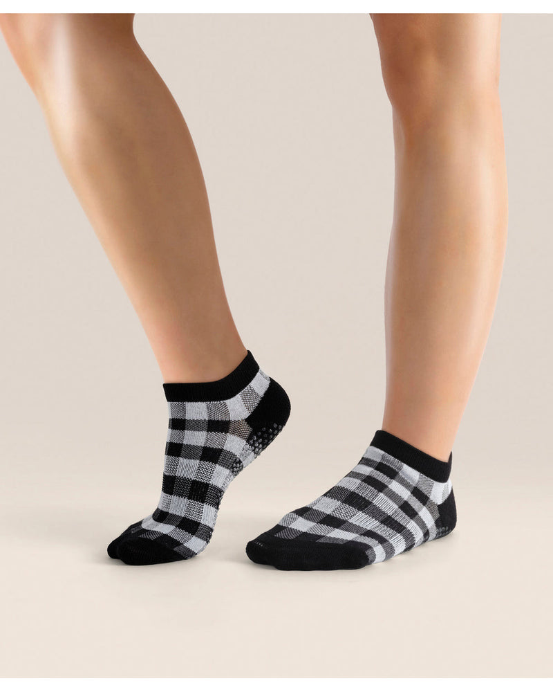 move-active-classic-low-rise-grip-socks-monochrome-gingham