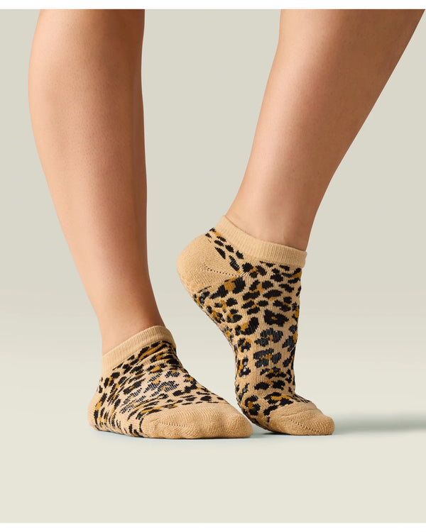 move-active-classic-low-rise-grip-socks-safari-spots