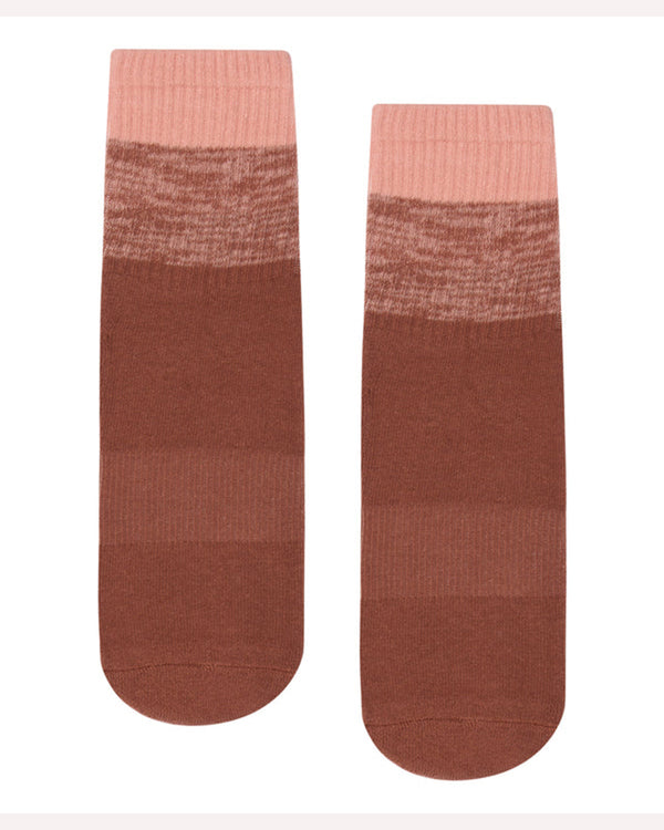 move-active-crew-grip-socks-fade-red-earth