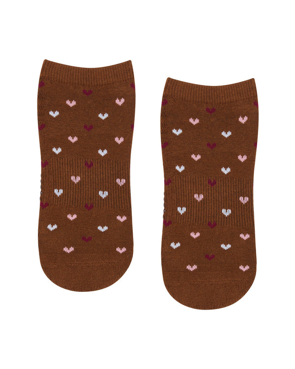 move-active-low-rise-grip-socks-hearts-aflutter-brown