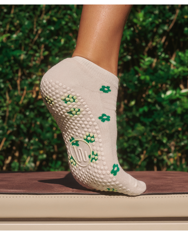 move-active-low-rise-grip-socks-petite-bloom