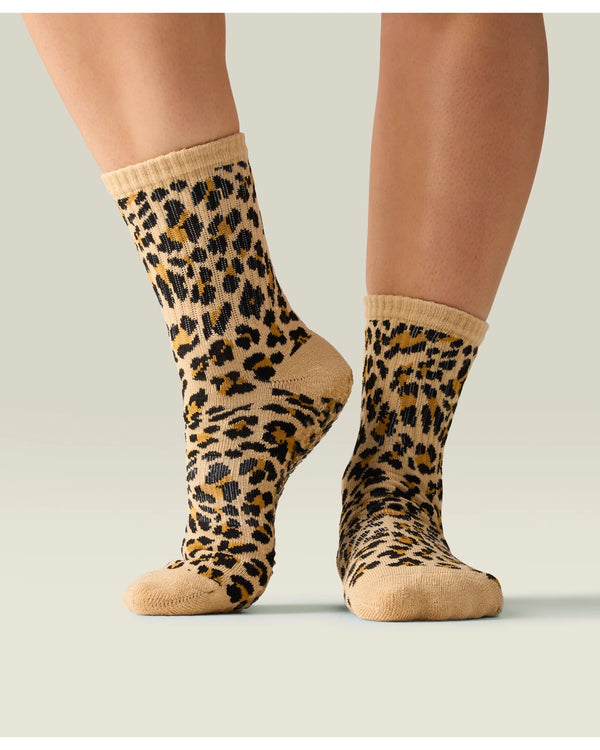 move-active-non-slip-crew-socks-safari-spots