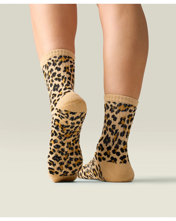 move-active-non-slip-crew-socks-safari-spots