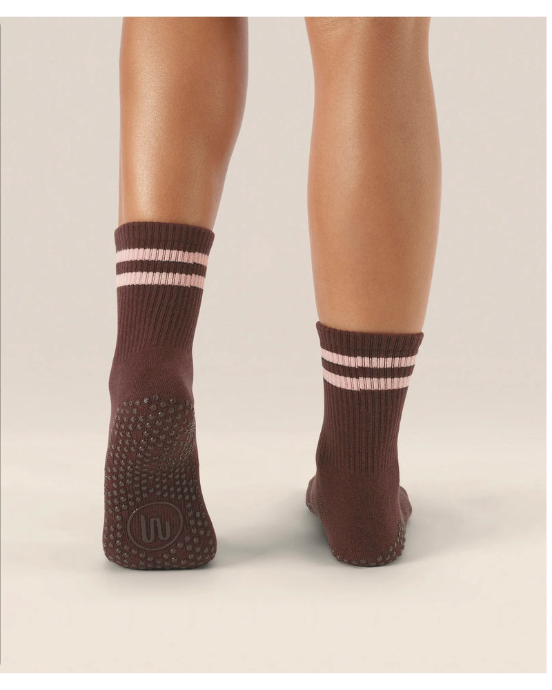 move-active-non-slip-grip-crew-socks-espresso-stripe