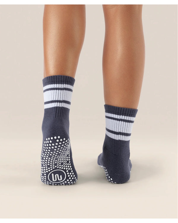 move-active-non-slip-grip-crew-socks-french-navy-stripe-