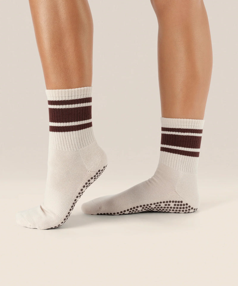 move-active-non-slip-grip-crew-socks-oat-espresso-stripe
