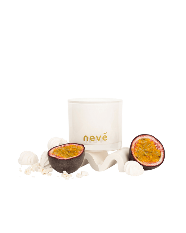 neve-medium-candle-passionfruit-pavlova-neve