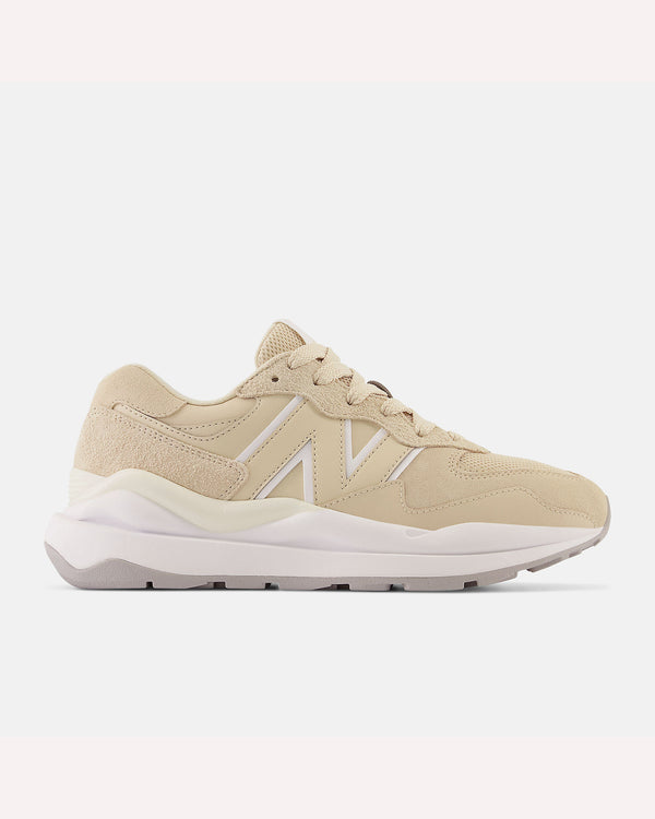 new-balance-5740-sneaker-sandstone-with-white-side-view