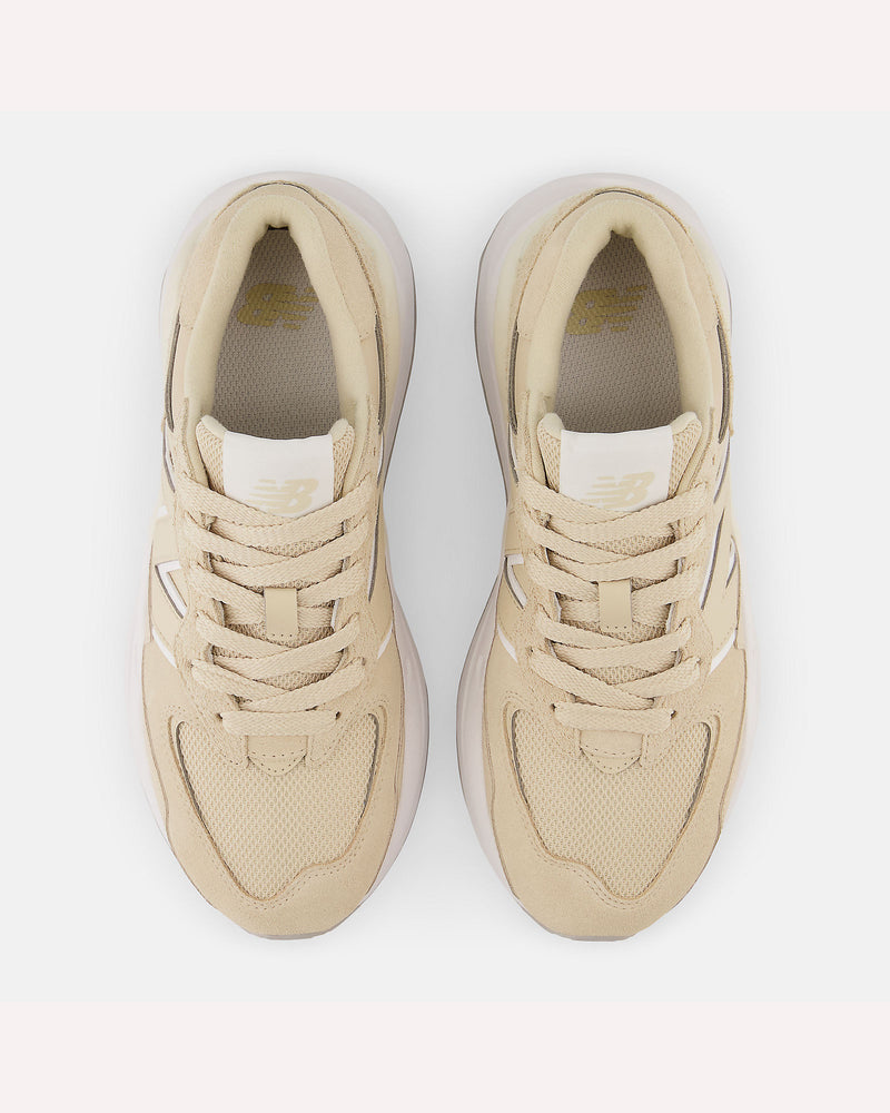 new-balance-5740-sneaker-sandstone-with-white-front-view