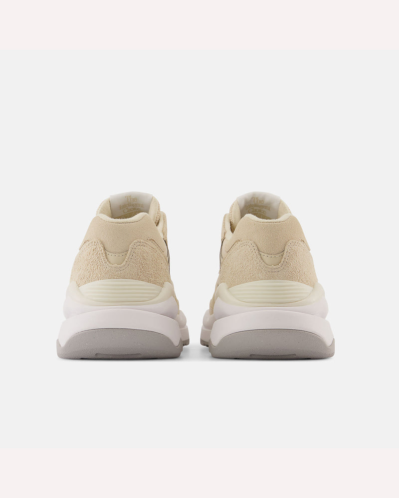 new-balance-5740-sneaker-sandstone-with-white-back-view